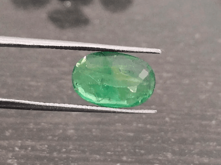 2.23ct Vivid Green Emerald, 100% Natural Gem - SMSGEMS 