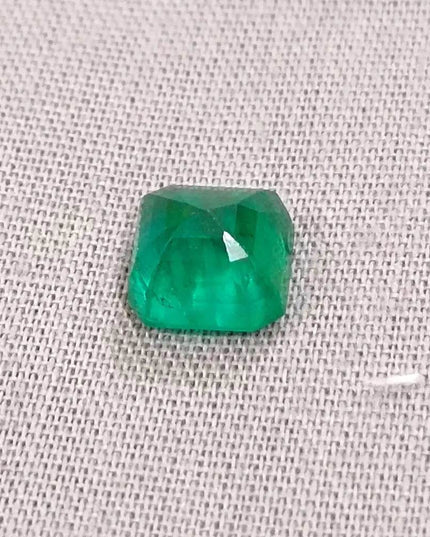 2.28ct Deep Green Zambian Emerald , 100% Natural Earth Mined Gem. - SMSGEMS 