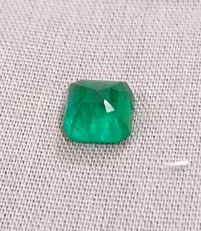 2.28ct Deep Green Zambian Emerald , 100% Natural Earth Mined Gem. - SMSGEMS 