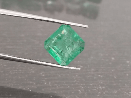 2.28ct Vivid Green Ethiopian Emerald, 100% Natural Gem - SMSGEMS 