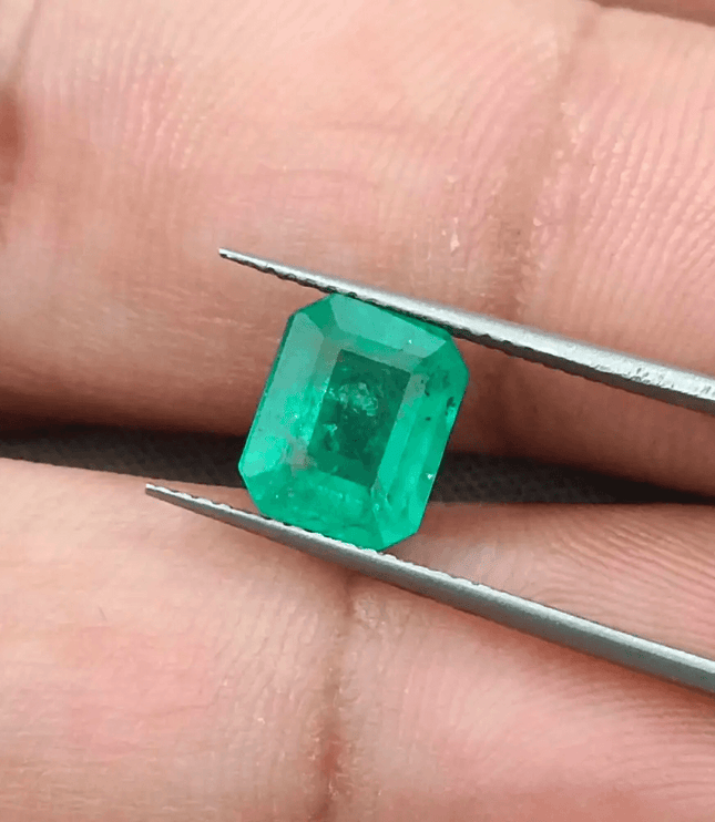 2.30ct Swat Emerald, 100% Natural Earth Mined Gemstone. - SMSGEMS 