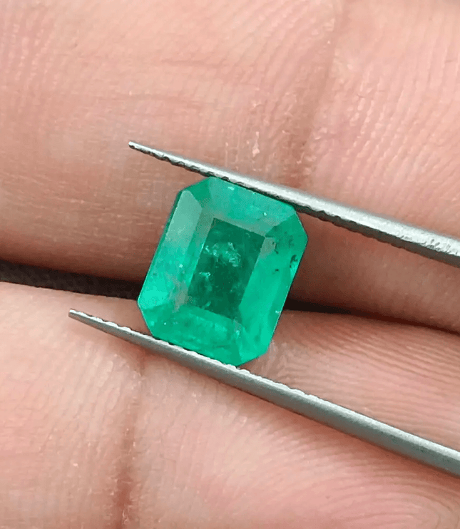 2.30ct Swat Emerald, 100% Natural Earth Mined Gemstone. - SMSGEMS 