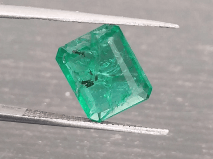 2.35ct Vivid Green Emerald, 100% Natural Gemstone - SMSGEMS 