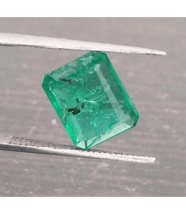 2.35ct Vivid Green Emerald, 100% Natural Gemstone - SMSGEMS 