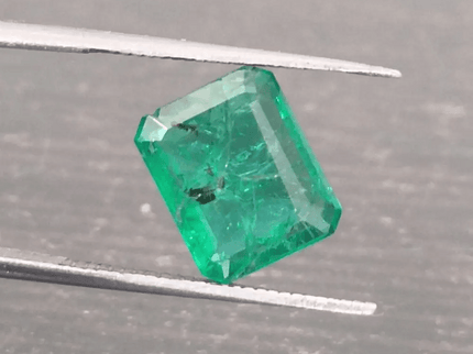 2.35ct Vivid Green Emerald, 100% Natural Gemstone - SMSGEMS 