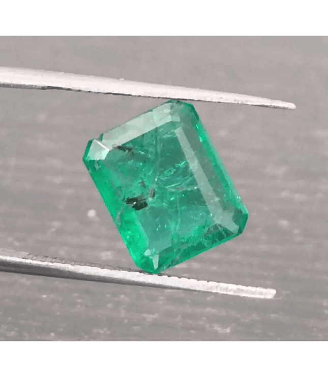 2.35ct Vivid Green Emerald, 100% Natural Gemstone - SMSGEMS 