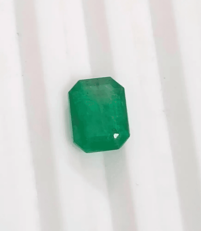 2.38ct Swat Emerald , 100% Natural Earth Mined Gem. - SMSGEMS 