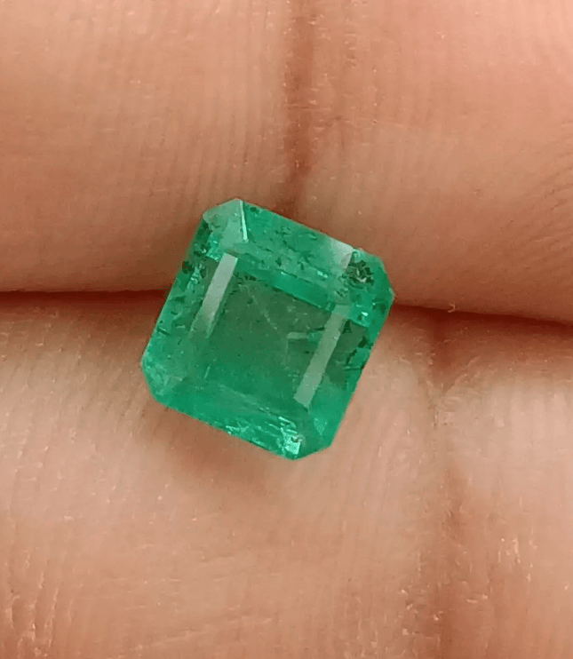 2.40ct Medium Vivid Zambian Emerald , 100% Natural Earth Mined Gem. - SMSGEMS 