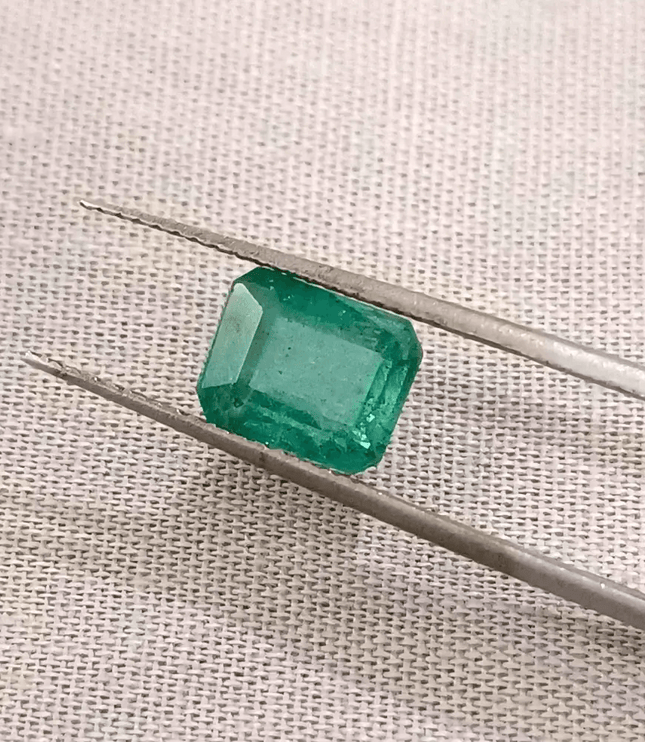 2.41ct Zambian Emerald , 100% Natural Earth Mined Gemstone - SMSGEMS 