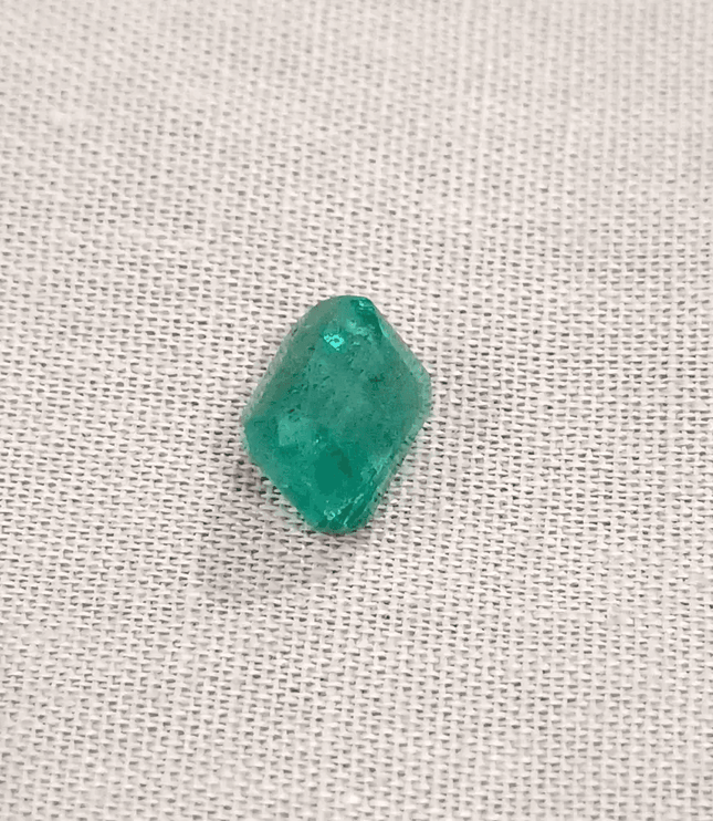 2.41ct Zambian Emerald , 100% Natural Earth Mined Gemstone - SMSGEMS 