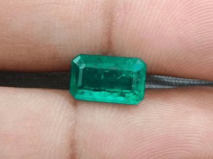 2.42ct Medium Deep Green Swat Emerald , 100% Natural Earth Mined Gem. - SMSGEMS 