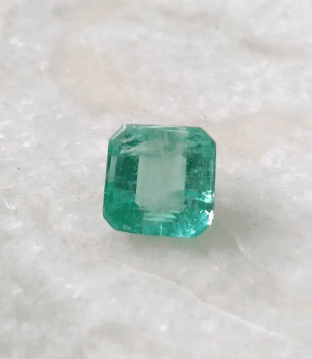 2.47ct Shiny Colombian Emerald , 100% Natural Earth Mined Gem. - SMSGEMS 