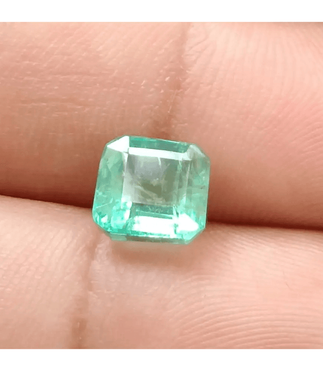 2.47ct Shiny Colombian Emerald , 100% Natural Earth Mined Gem. - SMSGEMS 