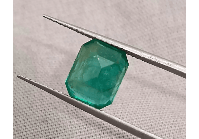 2.55ct Deep Green Emerald , Natural Earth Mined Gemstone - SMSGEMS 