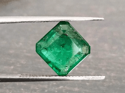 2.56ct Deep Vivid Green Emerald, 100% Natural Gem - SMSGEMS 