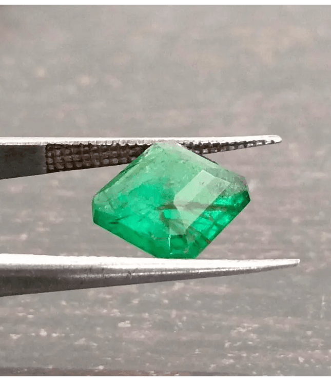 2.56ct Deep Vivid Green Emerald, 100% Natural Gem - SMSGEMS 