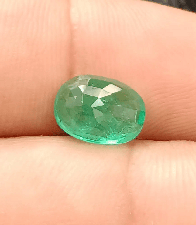 2.56ct Intense medium Green Emerald , 100% Natural Earth Mined Gem. - SMSGEMS 