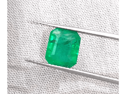2.58ct Vivid Green Swat Emerald, 100% Natural Gemstone - SMSGEMS 