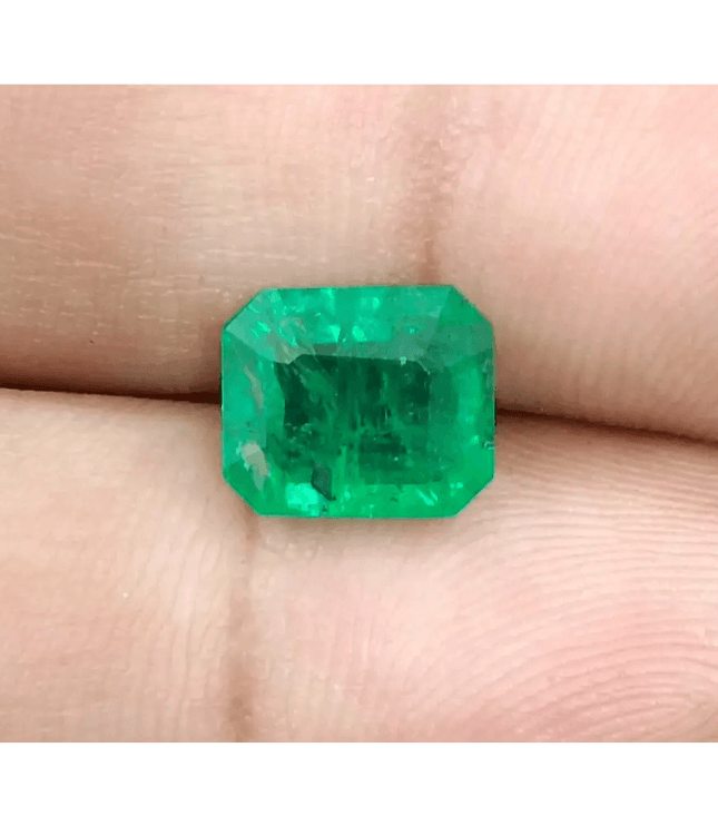 2.58ct Vivid Green Swat Emerald, 100% Natural Gemstone - SMSGEMS 