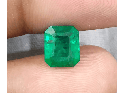 2.58ct Vivid Green Swat Emerald, 100% Natural Gemstone - SMSGEMS 