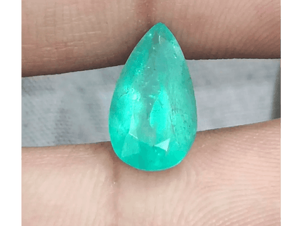 2.72ct Pastel Green Russian Emerald, 100% Natural Gemstones - SMSGEMS 