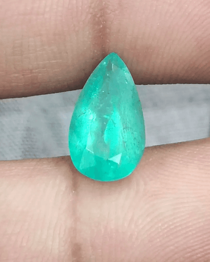 2.72ct Pastel Green Russian Emerald, 100% Natural Gemstones - SMSGEMS 