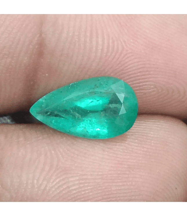 2.72ct Pastel Green Russian Emerald, 100% Natural Gemstones - SMSGEMS 