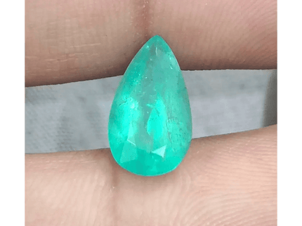 2.72ct Pastel Green Russian Emerald, 100% Natural Gemstones - SMSGEMS 