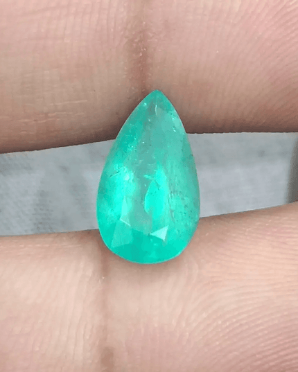 2.72ct Pastel Green Russian Emerald, 100% Natural Gemstones - SMSGEMS 