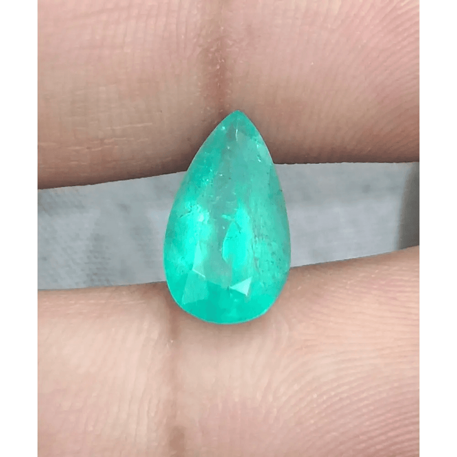 2.72ct Pastel Green Russian Emerald, 100% Natural Gemstones - SMSGEMS 