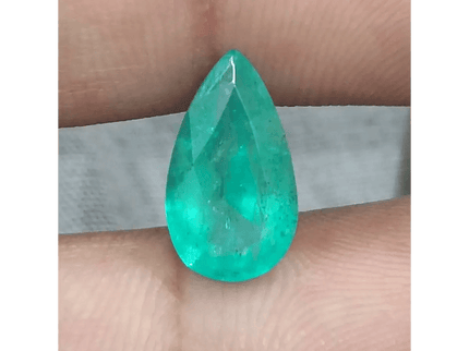 2.72ct Pastel Green Russian Emerald, 100% Natural Gemstones - SMSGEMS 