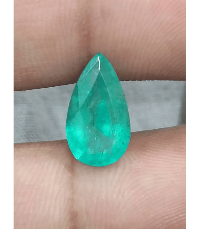 2.72ct Pastel Green Russian Emerald, 100% Natural Gemstones - SMSGEMS 