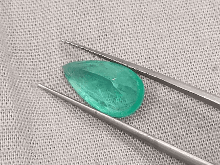 2.72ct Pastel Green Russian Emerald, 100% Natural Gemstones - SMSGEMS 
