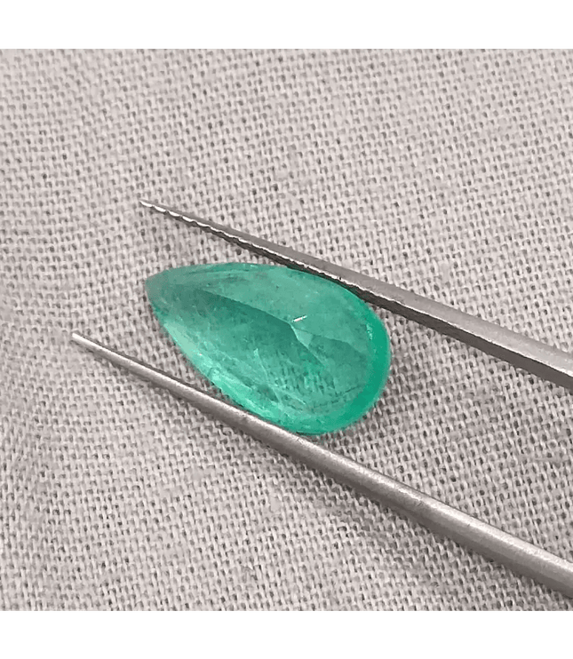 2.72ct Pastel Green Russian Emerald, 100% Natural Gemstones - SMSGEMS 