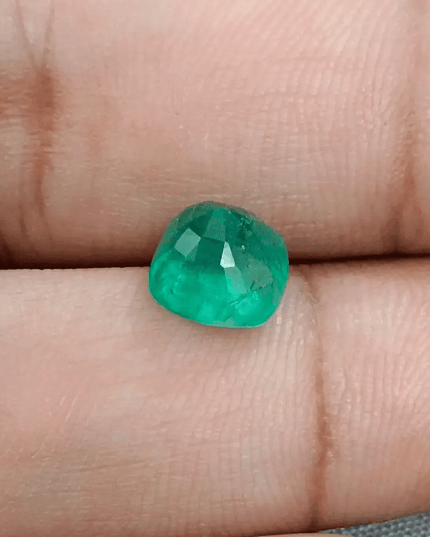 2.73ct Zambian Emerald , 100% Natural Earth Mined Gemstone. - SMSGEMS 
