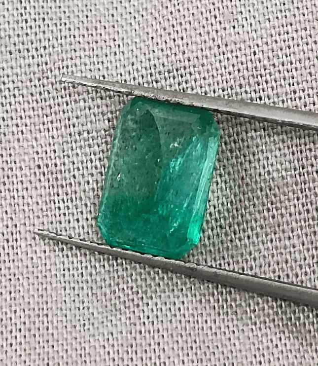 2.76ct Zambian Emerald Certified By GSI, Natural Gemstonr - SMSGEMS 