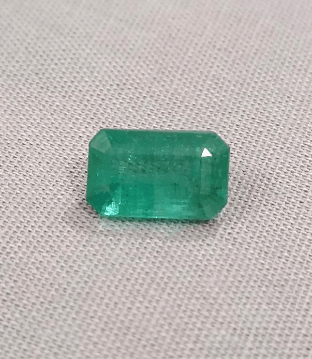 2.77ct Zambian Emerald , 100% Natural Earth Mined Gemstone - SMSGEMS 