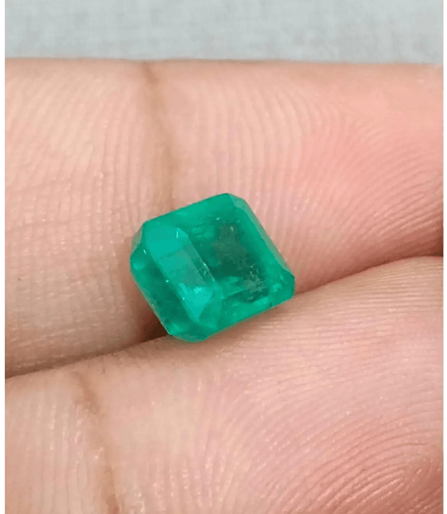 2.82ct Velvet Green Zambian Emerald , 100% Natural Earth Mined Gemstone - SMSGEMS 