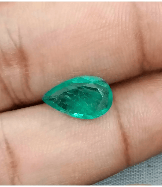 2.82ct Zambian Emerald, 100% Natural Earth Mined Gemstone. - SMSGEMS 