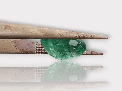 2.88ct Oval Cut Zambian Emerald ,100% Natural Earth Mined Gemstone - SMSGEMS 