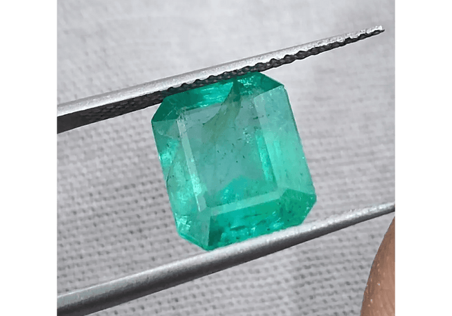 2.92ct Medium Green Zambian Emerald, 100% Natural Earth Mined Gemstone. - SMSGEMS 