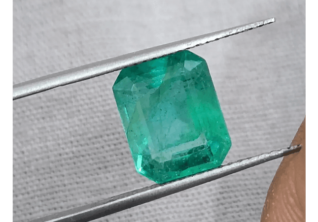 2.92ct Medium Green Zambian Emerald, 100% Natural Earth Mined Gemstone. - SMSGEMS 