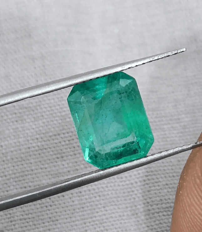 2.92ct Medium Green Zambian Emerald, 100% Natural Earth Mined Gemstone. - SMSGEMS 