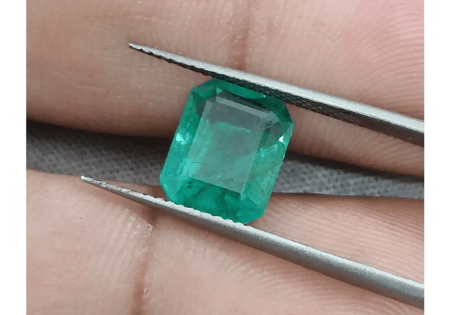 2.92ct Medium Green Zambian Emerald, 100% Natural Earth Mined Gemstone. - SMSGEMS 