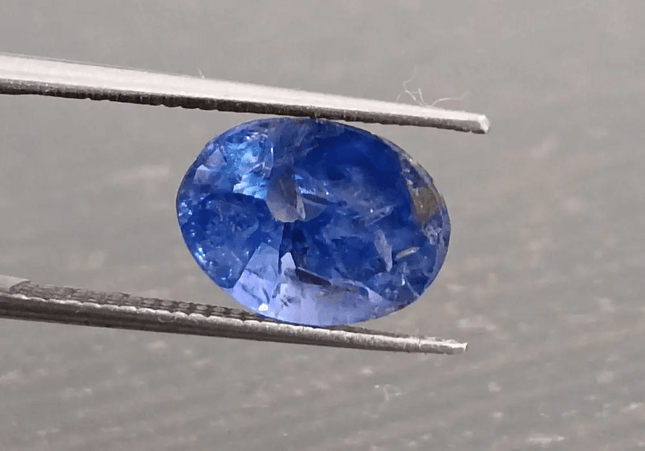 2.98ct IGI Certified Vivid Cornflower Blue Ceylon Sapphire, Natural Gemstone. Only Heat Treatment. - SMSGEMS 