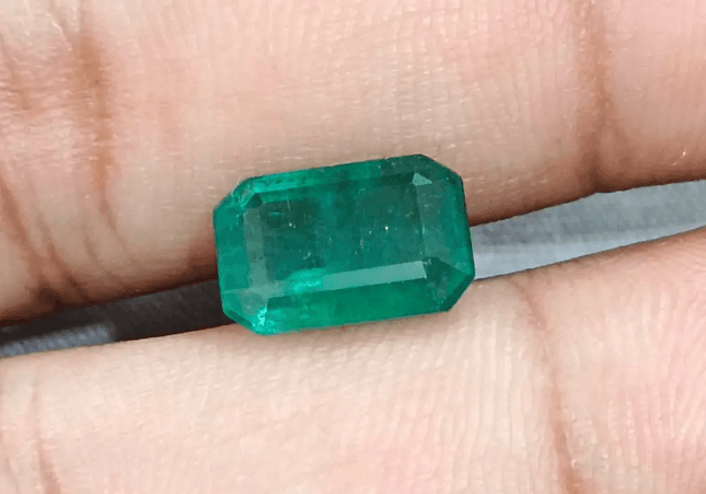 3.22ct Zambian Emerald, 100% Natural Earth Mined Gemstones. - SMSGEMS 