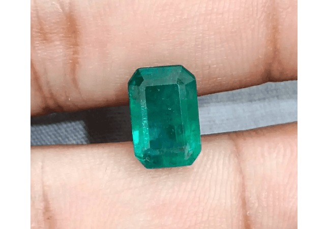 3.22ct Zambian Emerald, 100% Natural Earth Mined Gemstones. - SMSGEMS 