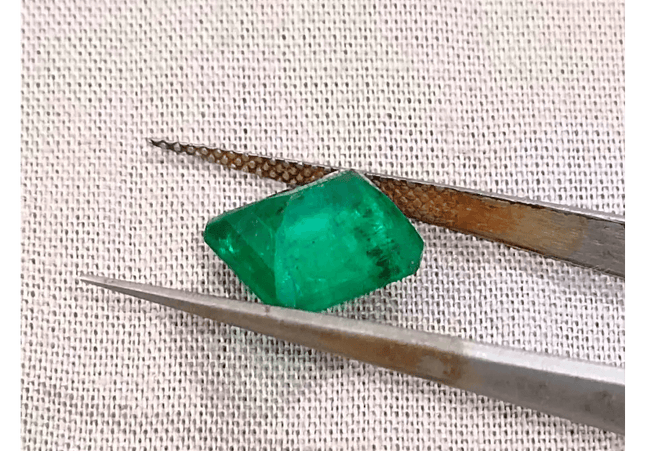 3.33ct Top Golden Green Swat Emerald, 100% Natural Gemstone - SMSGEMS 