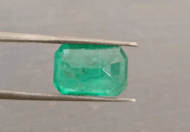 3.34ct IGI Certified Velvet Green Emerald , 100% Natural Earth Mined Gemstone - SMSGEMS 