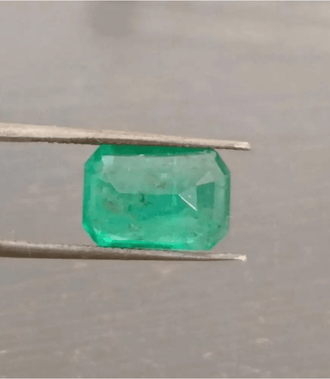 3.34ct IGI Certified Velvet Green Emerald , 100% Natural Earth Mined Gemstone - SMSGEMS 